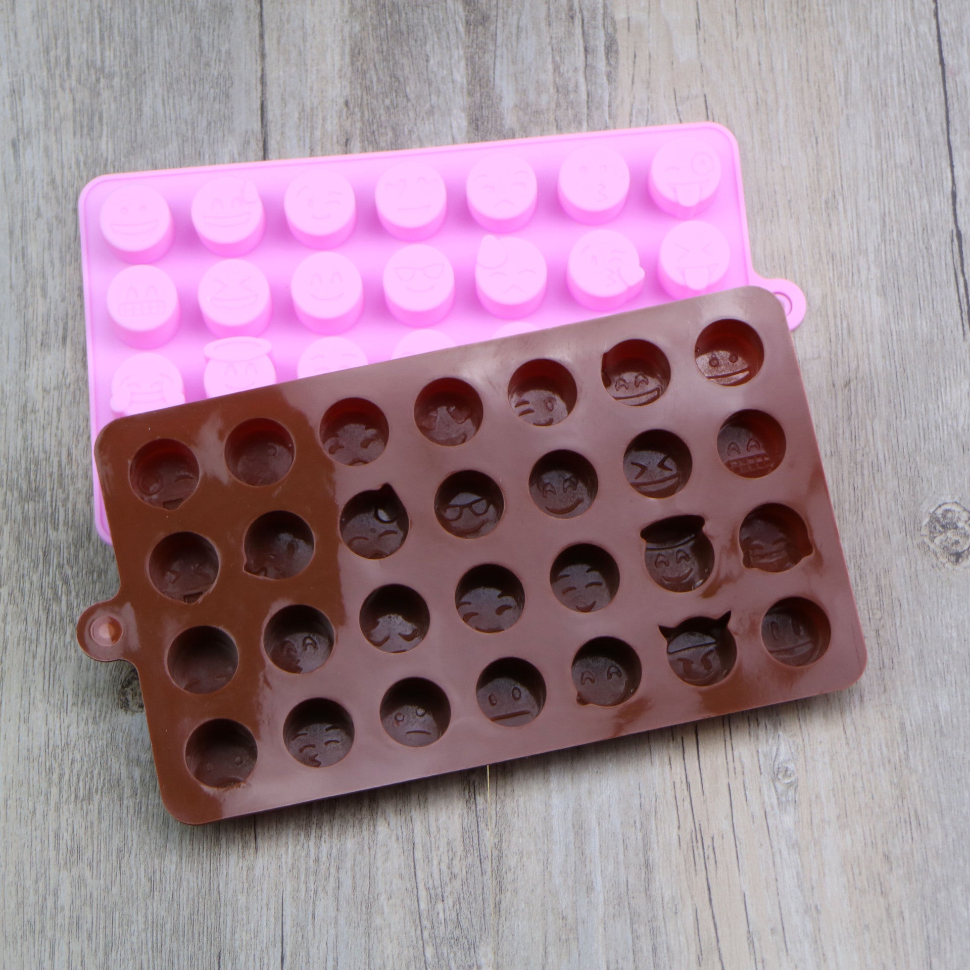 EmojiGoo Emoji Chocolate Mold Candy Ice Cube Jelly Mold Baking Tool