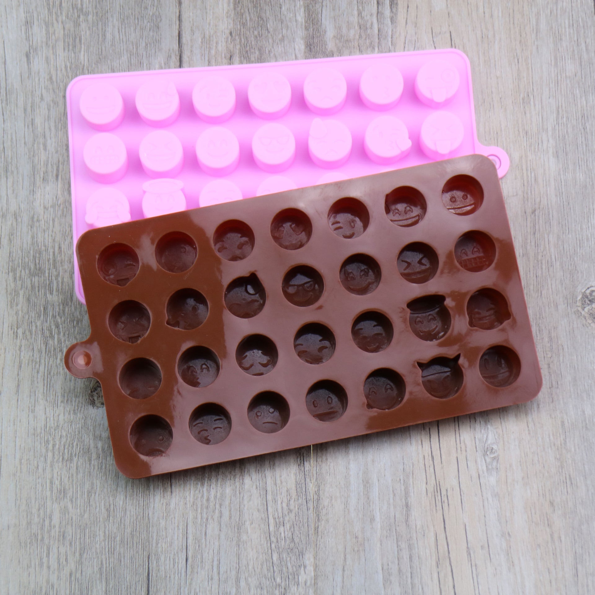 EmojiGoo Emoji Chocolate Mold Candy Ice Cube Jelly Mold Baking Tool